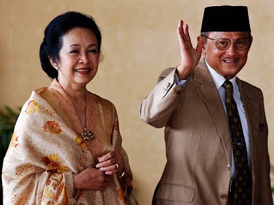 Biografi B.J Habibie