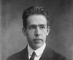 Biografi Niels Bohr – Penemu Teori Struktur Atom