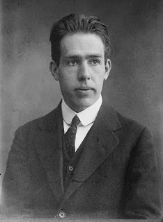 Biografi Niels Bohr - Penemu Teori Struktur Atom