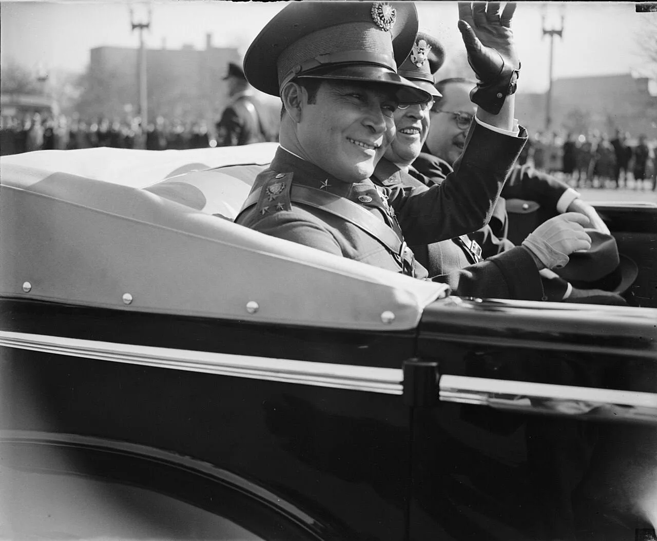 Fulgencio Batista bersama Malin Craig tahun 1938, diktator yang dilengserkan Fidel Castro