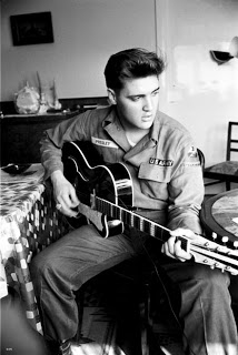 Biografi Elvis Presley