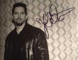 Biografi John Petrucci – Gitaris Terbaik Dunia