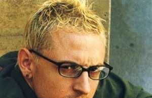 Biografi Chester Bennington – Vokalis Linkin Park