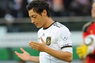 Biografi Mesut Ozil