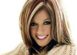 Biografi Kelly Clarkson – Penyanyi Top Dunia