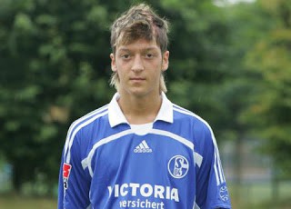 Biografi Mesut Ozil