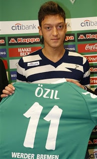 Biografi Mesut Ozil