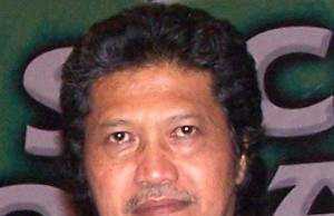 Biografi Emha Ainun Najib