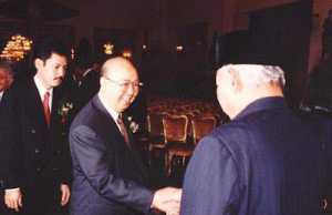 Biografi Sudono Salim, Kisah Pengusaha Sukses Pendiri Indomaret, Bank BCA dan Indofood