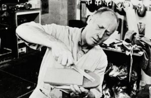 Biografi Bill Bowerman, Kisah Pendiri Nike Dalam Membangun Perusahaannya Biografi Bill Bowerman