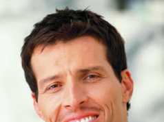 Biografi Anthony Robbins, Kisah Pembersih Toilet Menjadi Motivator Termahal di Dunia