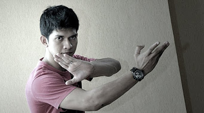 Biografi Iko Uwais - Dari Supir Truk Hingga Menjadi Aktor Laga Holywood