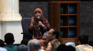 Biografi Nurhayati Subakat, Kisah Sukses Perjalanan Pemilik Wardah Kosmetik