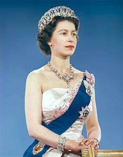 Biografi Ratu Elizabeth II