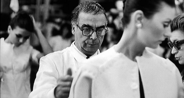 Biografi Cristóbal Balenciaga - Desainer Terhebat Dibalik Produk Balenciaga