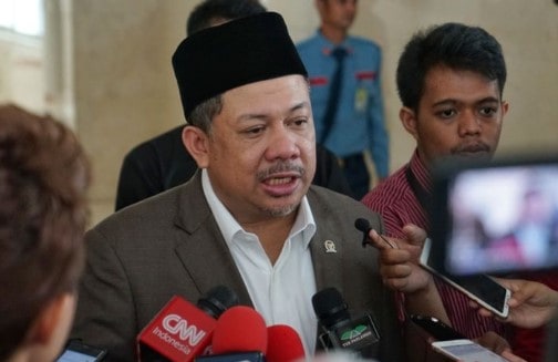 Biografi Fahri Hamzah Dari Penjual Kopi Hingga Menjadi Pimpinan Dpr Biografiku Com