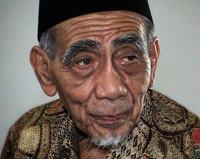 Biografi KH Maimun Zubair (Mbah Moen), Kisah Ulama Kharismatik