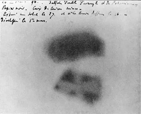 Pelat fotografi Becquerel yang terpapar radiasi garam uranium dengan bayangan salib Malta