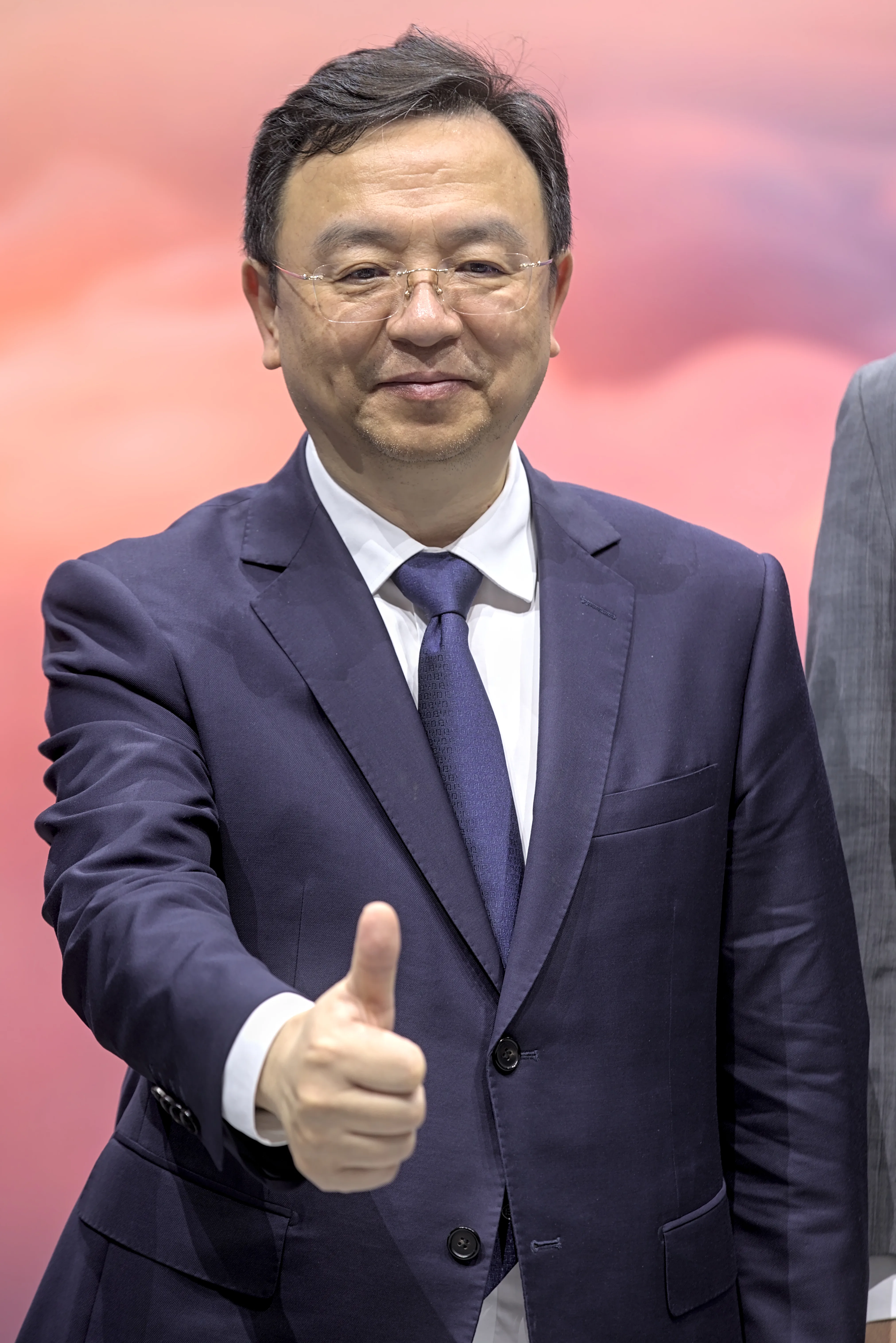 Biografi Wang Chuanfu: Pendiri BYD yang Mengubah Baterai Menjadi Kekaisaran EV 1 Wang Chuanfu, pendiri BYD