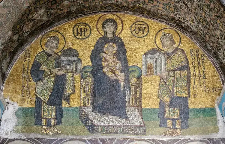 Mozaik Kaisar Justinian dan Hagia Sophia